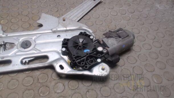 Foto: FENSTERHEBER ELEKTR. HINTEN LINKS eines Renault Safrane V6i (RT)