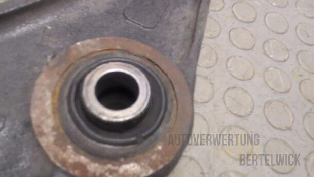 Foto: QUERLENKER VORN RECHTS eines Renault Safrane V6i (RT)