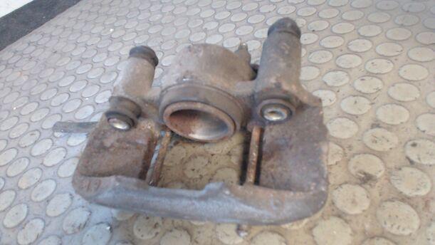 Foto: BREMSSATTEL VORN RECHTS eines Mazda 323 S 1.5