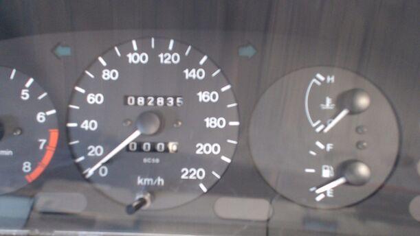 Foto: TACHOEINHEIT eines Mazda 323 S 1.5