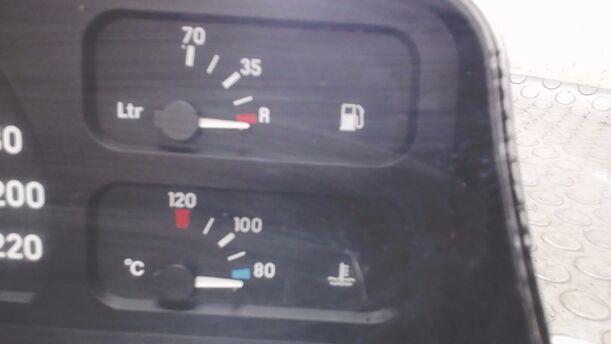 Foto: TACHOEINHEIT eines Opel Omega Turbo GL