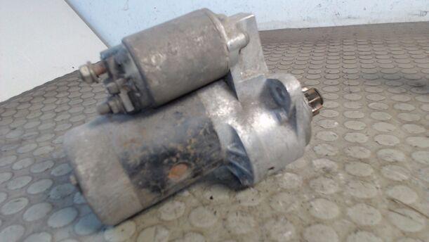 Foto: ANLASSER / STARTER eines Nissan Sunny SLX