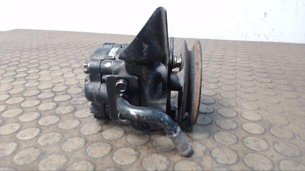 Foto: PUMPE SERVOLENKUNG eines Mitsubishi Galant 1800 Turbo D GLX