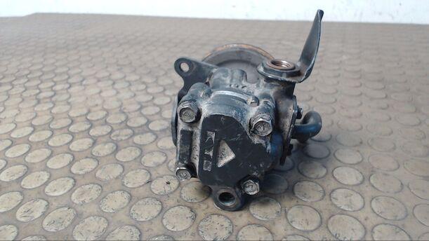 Foto: PUMPE SERVOLENKUNG eines Mitsubishi Galant 1800 Turbo D GLX