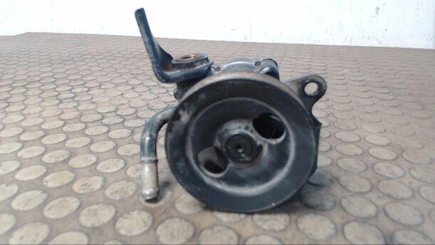 Foto: PUMPE SERVOLENKUNG eines Mitsubishi Galant 1800 Turbo D GLX
