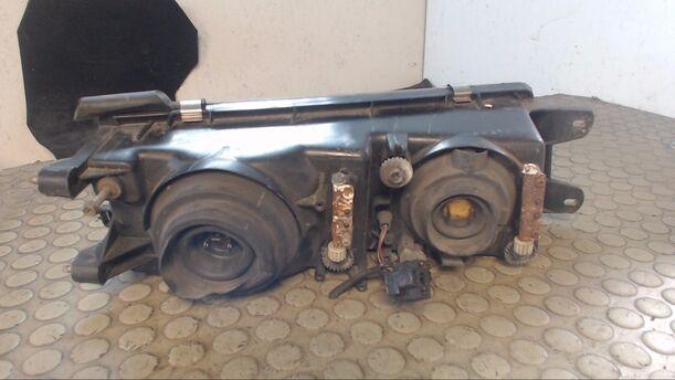 Foto: HAUPTSCHEINWERFER LINKS eines Mitsubishi Colt 1300 GL