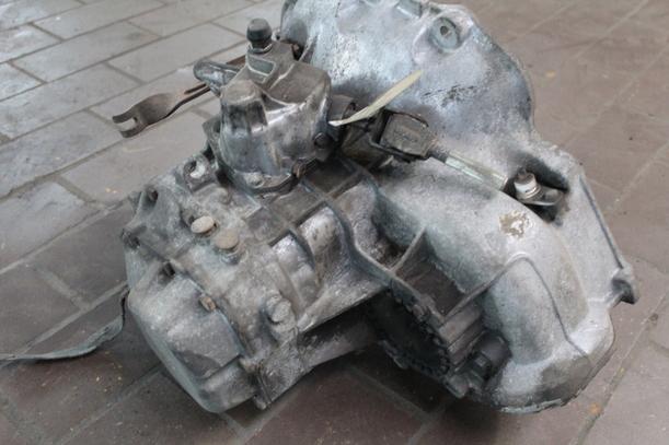 Foto: SCHALTGETRIEBE F13 eines Opel Kadett E Caravan LS