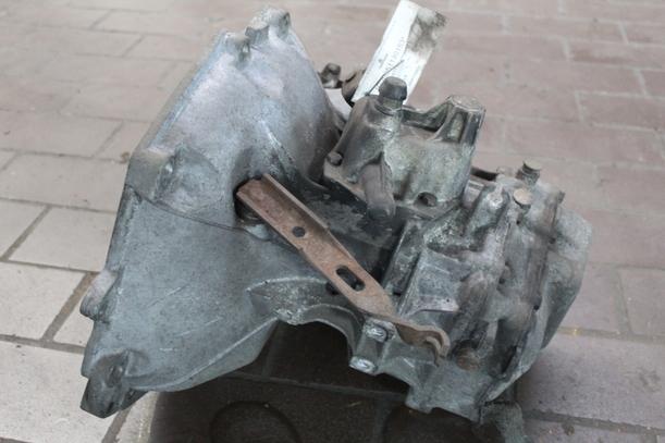 Foto: SCHALTGETRIEBE F13 eines Opel Kadett E Caravan LS