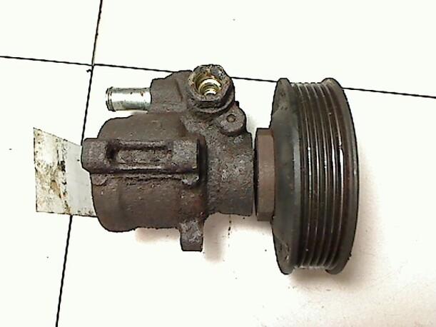 Foto: LENKGETRIEBEPUMPE / SERVOPUMPE eines Seat Ibiza 1.4i CLX