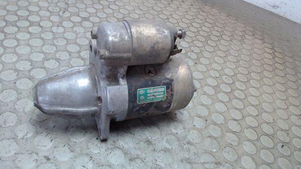 Foto: ANLASSER / STARTER eines Nissan Sunny LX