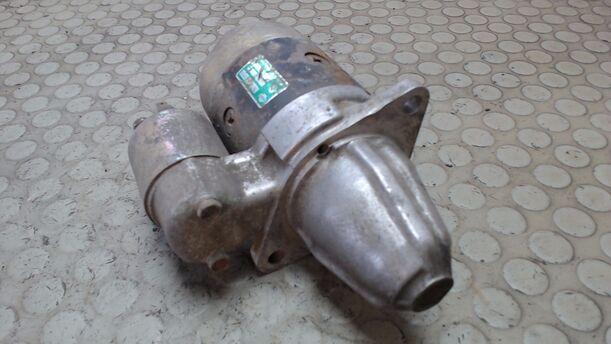 Foto: ANLASSER / STARTER eines Nissan Sunny LX