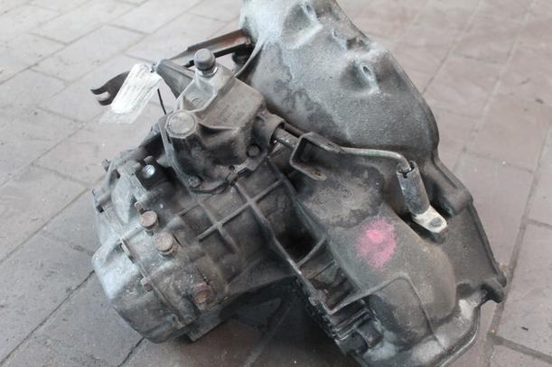 Foto: SCHALTGETRIEBE F13 eines Opel Corsa Eco