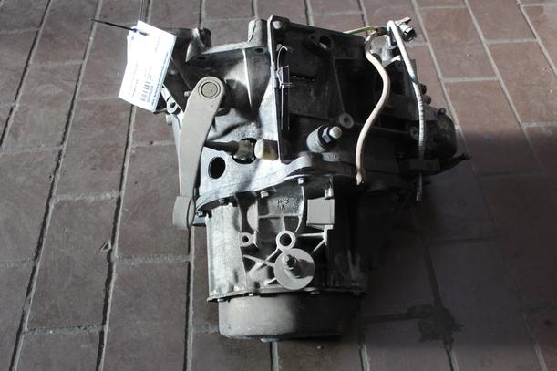 Foto: SCHALTGETRIEBE 5-GANG eines Peugeot 309 D Graffic
