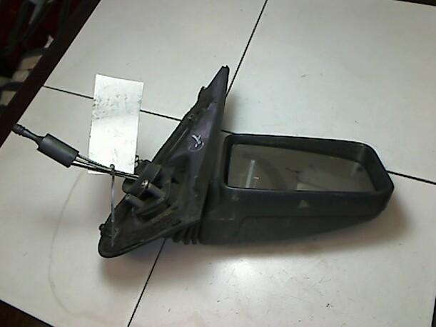 Foto: AUSSENSPIEGEL RECHTS MECH. INNENVERSTELLB. eines Peugeot 405 Break GRI