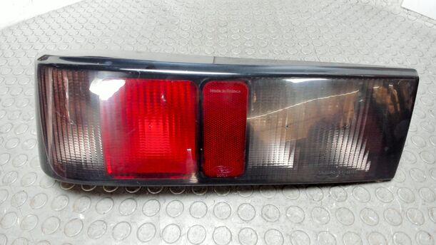 Foto: HECKLEUCHTE / RÜCKLICHT LINKS ( SCHRÄGHECK ) eines Ford Sierra Coupe CLX