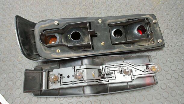 Foto: HECKLEUCHTE / RÜCKLICHT LINKS ( SCHRÄGHECK ) eines Ford Sierra Coupe CLX