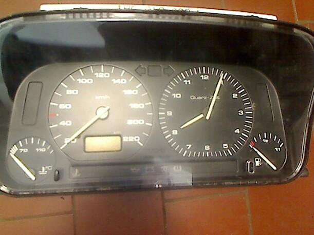 Foto: TACHOEINHEIT eines VW Golf 1.9 D Europe