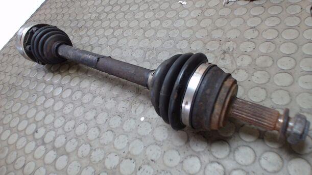 Foto: ANTRIEBSWELLE LINKS eines Seat Ibiza 1.4i CLX