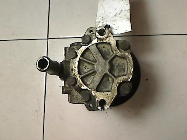Foto: LENKGETRIEBEPUMPE / SERVOPUMPE eines Seat Ibiza 1.4i CLX