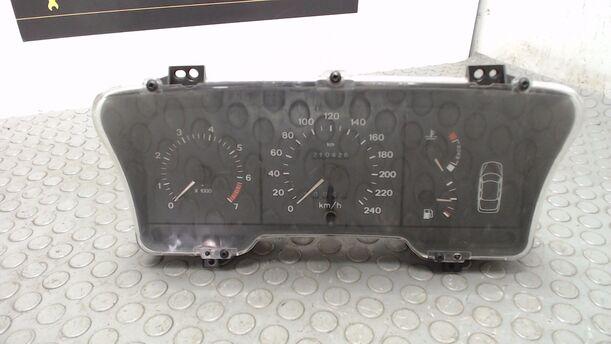 Foto: TACHOEINHEIT / KOMBIINSTRUMENT ( '92  ) eines Ford Scorpio CLX