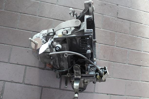 Foto: SCHALTGETRIEBE 5-GANG eines Citroen ZX Furio