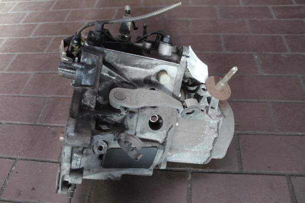 Foto: SCHALTGETRIEBE 5-GANG eines Citroen ZX Furio
