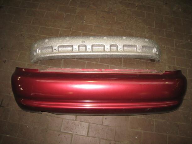 Foto: STOßSTANGE / STOßFÄNGER HINTEN eines Daewoo Lanos 1.5 SX