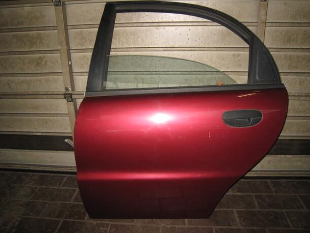 Foto: TÜR HINTEN LINKS eines Daewoo Lanos 1.5 SX