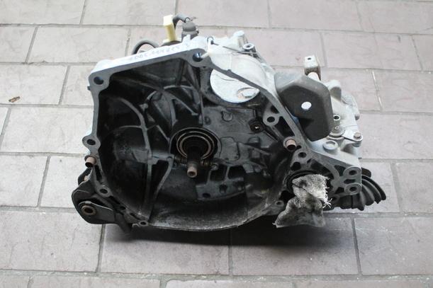 Foto: SCHALTGETRIEBE 5-GANG eines Honda Concerto 1.5i 16V
