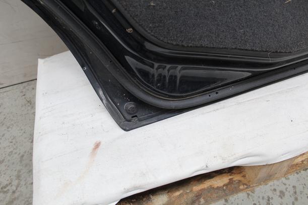 Foto: TÜR HINTEN LINKS eines Mitsubishi Galant 1800 GLS