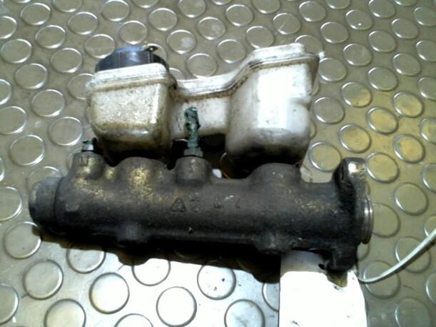 Foto: HAUPTBREMSZYLINDER eines Fiat Cinquecento 0.9 i.e.
