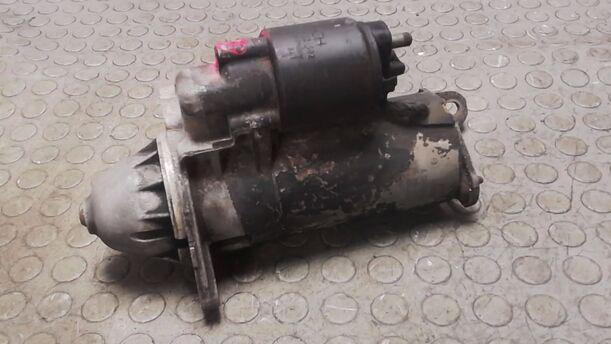 Foto: ANLASSER / STARTER BOSCH eines Opel Omega Caravan LS