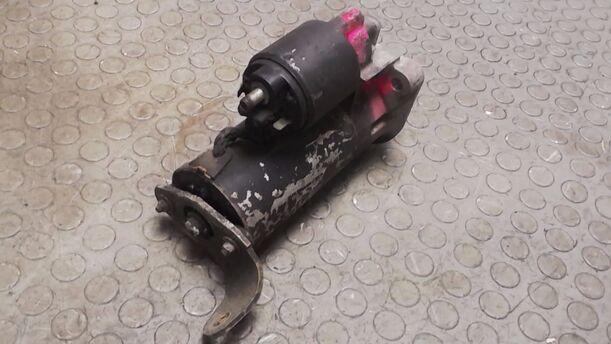 Foto: ANLASSER / STARTER BOSCH eines Opel Omega Caravan LS