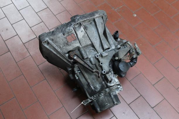 Foto: SCHALTGETRIEBE 5-GANG eines Lancia Delta 1.8 i.e.