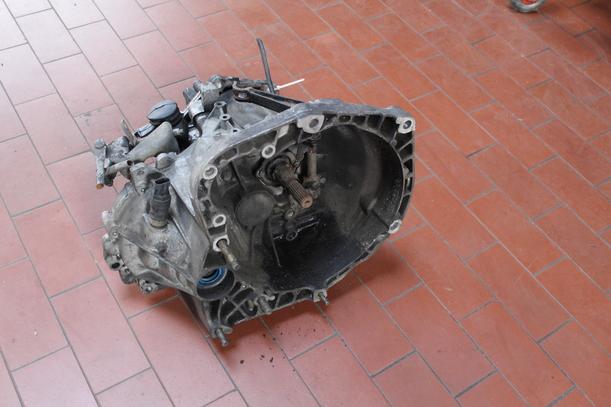 Foto: SCHALTGETRIEBE 5-GANG eines Lancia Delta 1.8 i.e.