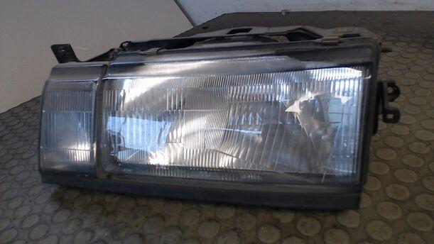 Foto: SCHEINWERFER LINKS eines Nissan Sunny SLX