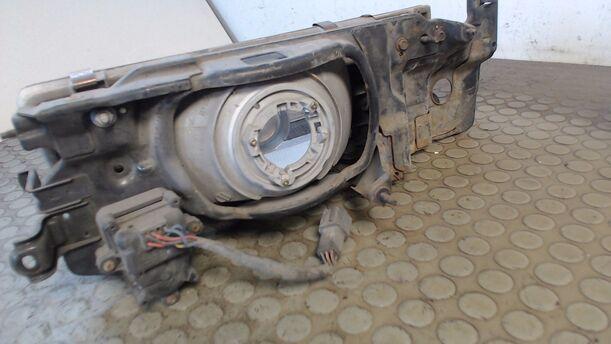 Foto: SCHEINWERFER LINKS eines Nissan Sunny SLX
