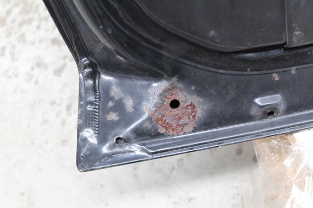 Foto: HECKKLAPPE / HECKDECKEL eines Nissan Sunny SLX