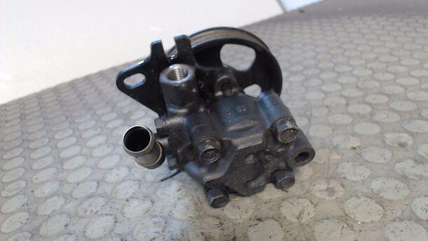Foto: LENKGETRIEBEPUMPE eines Nissan Sunny SLX