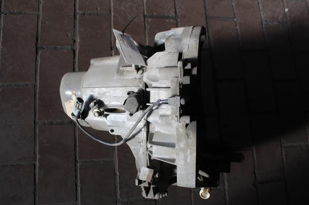 Foto: SCHALTGETRIEBE eines Renault R 19 1.8 RN