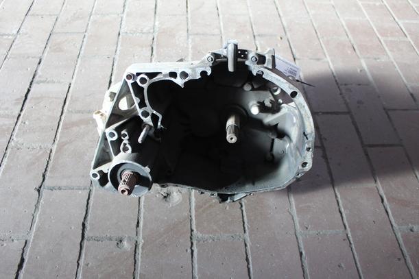 Foto: SCHALTGETRIEBE eines Renault R 19 1.8 RN