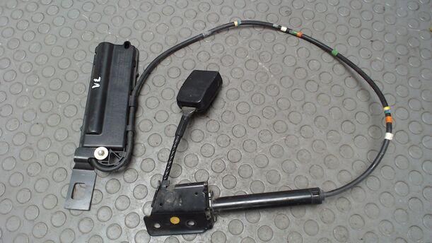 Foto: GURTSTRAFFER VORN LINKS eines Ford Scorpio CLX
