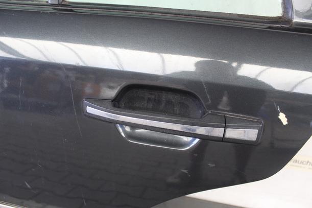 Foto: TÜR HINTEN LINKS eines Mercedes-Benz 300 TE