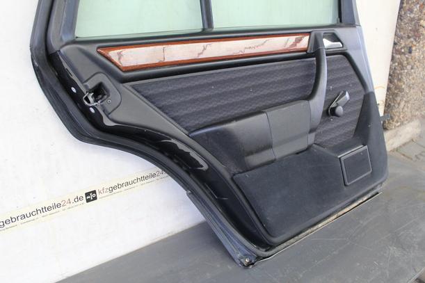 Foto: TÜR HINTEN LINKS eines Mercedes-Benz 300 TE