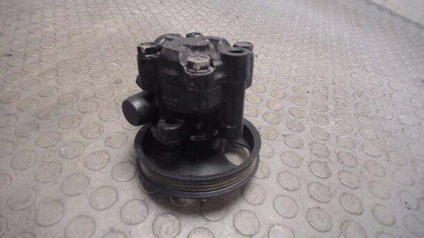 Foto: LENKGETRIEBEPUMPE eines Nissan Almera 1.4 LX