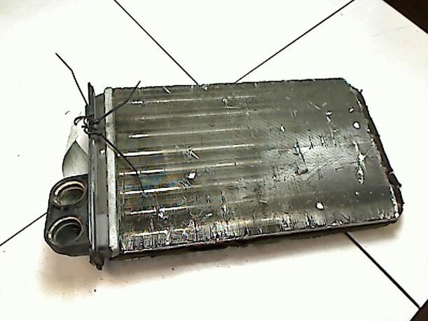 Foto: WÄRMETAUSCHER eines Peugeot 405 Break GRI