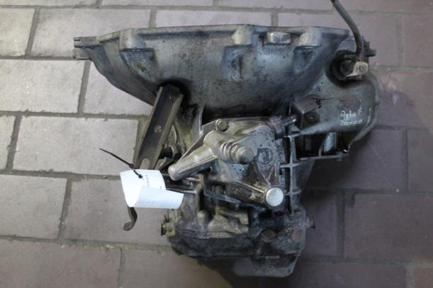 Foto: SCHALTGETRIEBE 5-GANG eines Opel Astra Caravan D GL