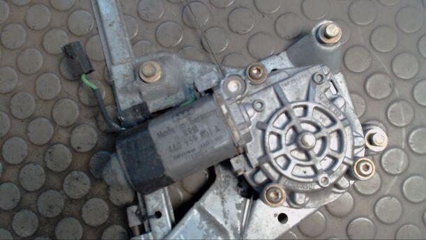 Foto: FENSTERHEBER ELEKTRISCH HINTEN LINKS eines Audi 100 2.3 E