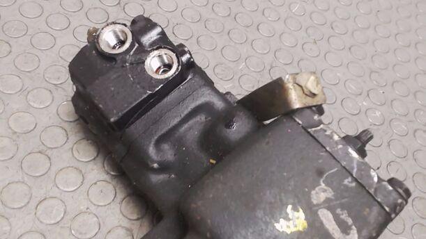 Foto: LENKGETRIEBE HYDRAULISCH eines Opel Omega 3000 24V