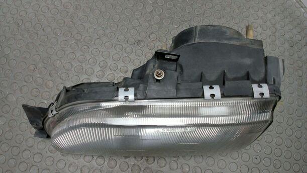 Foto: SCHEINWERFER LINKS ( OHNE LWR / OHNE ZUSATZLEUCHTE ) eines Ford Sierra CL
